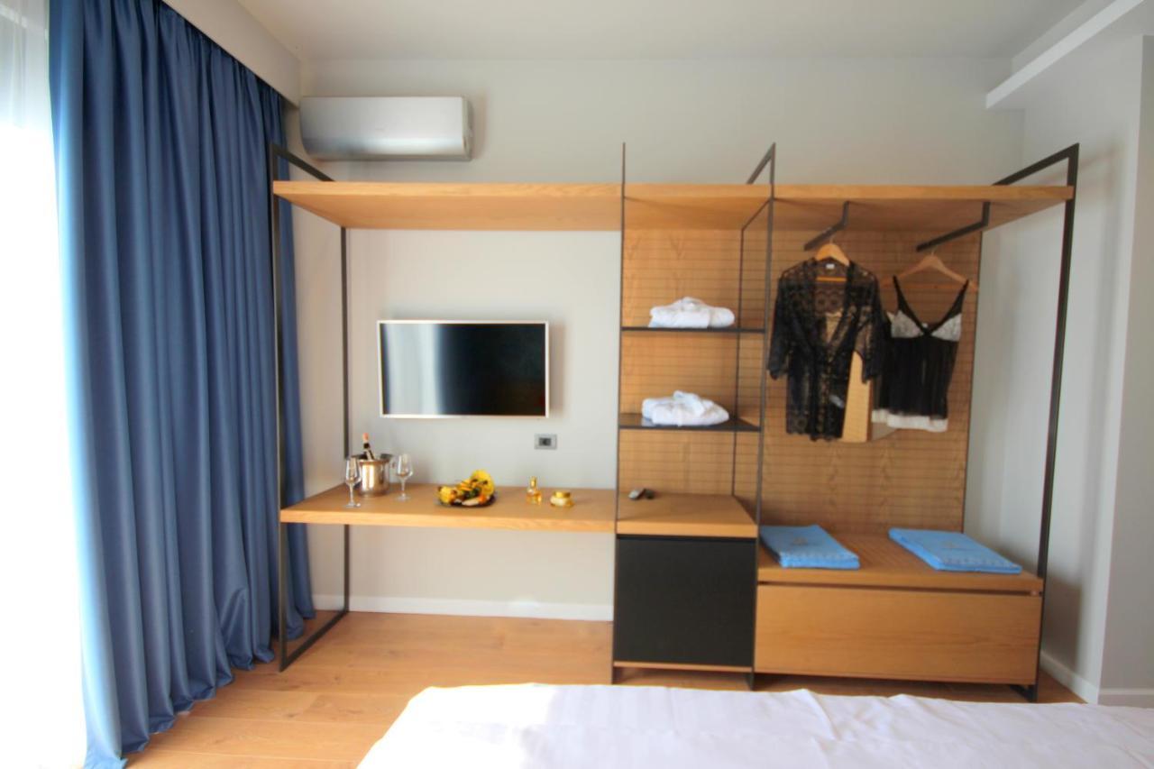 Residence Saranda International Buitenkant foto