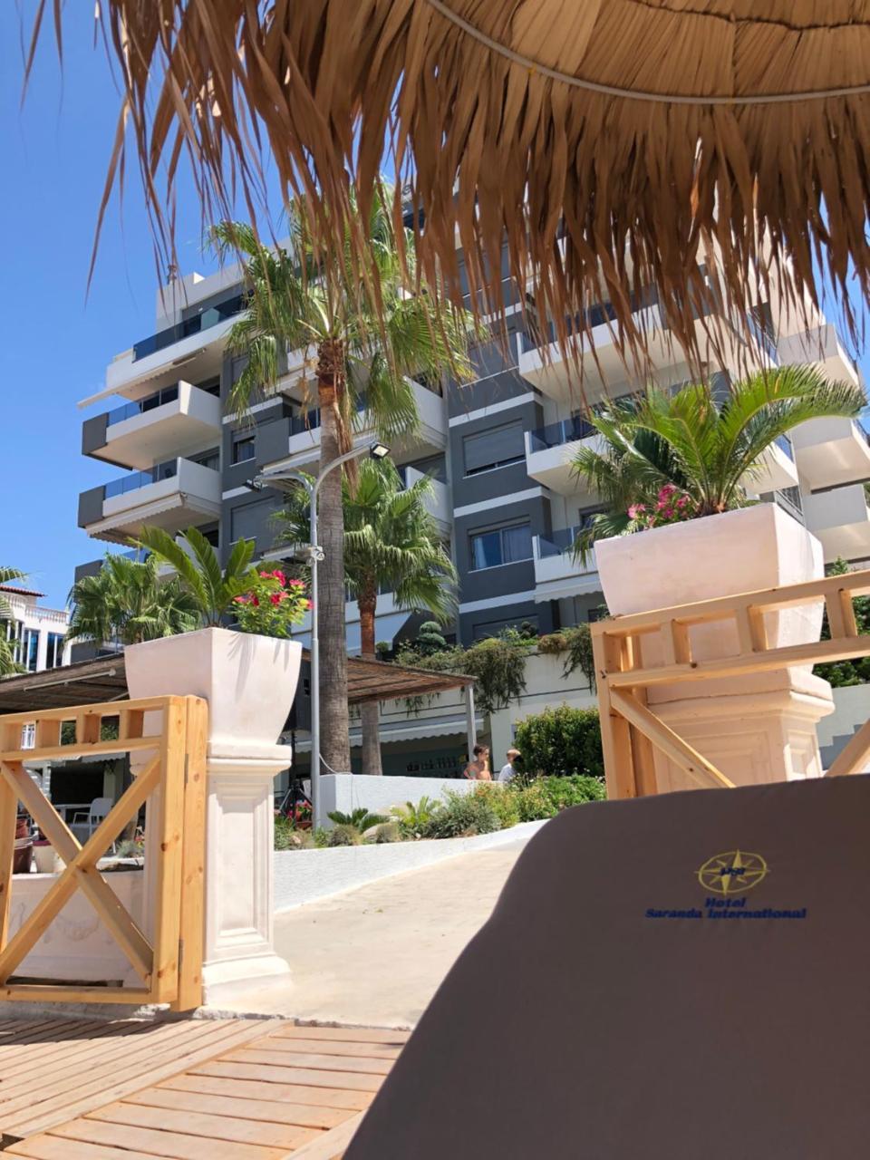 Residence Saranda International Buitenkant foto