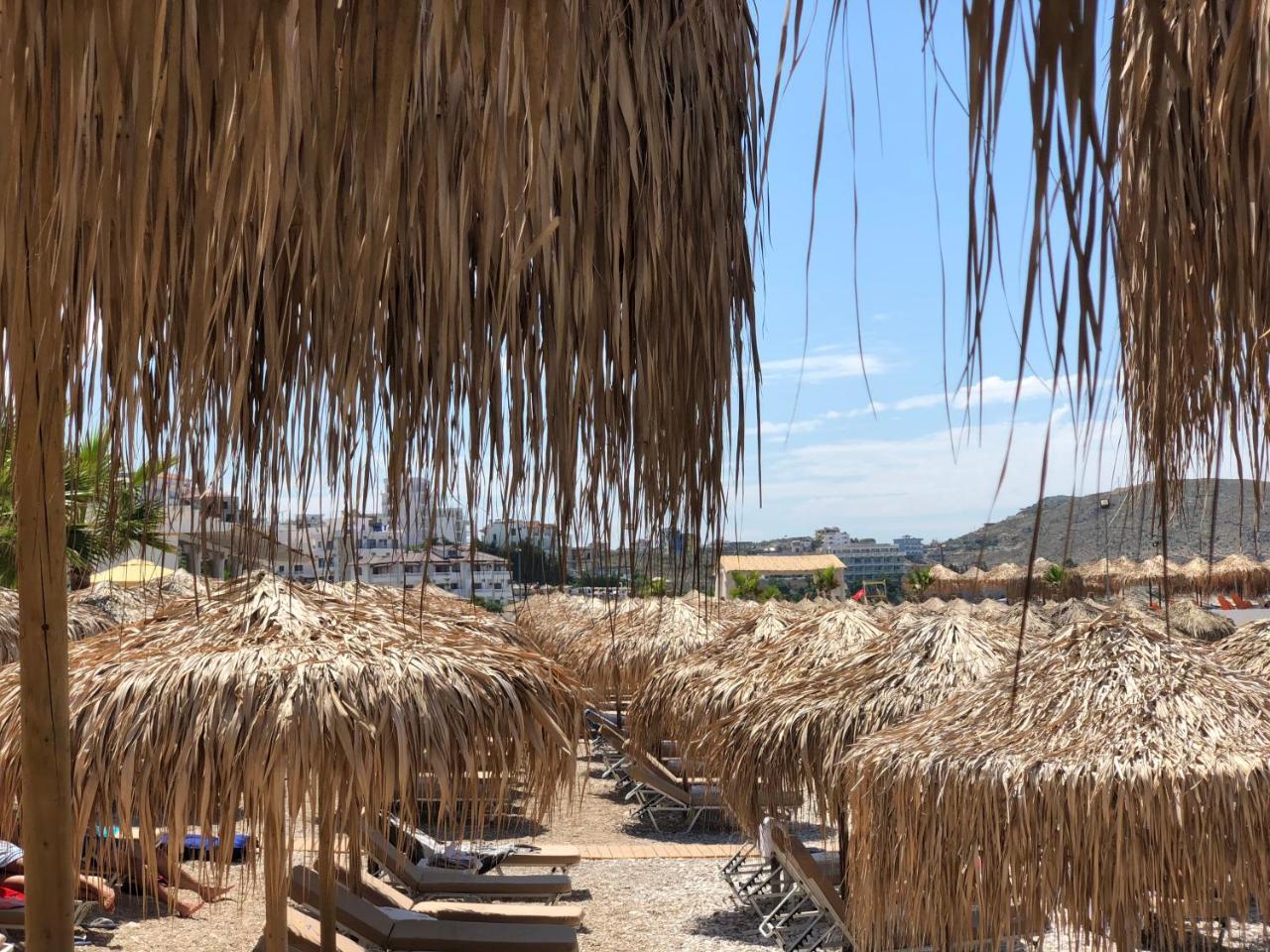 Residence Saranda International Buitenkant foto