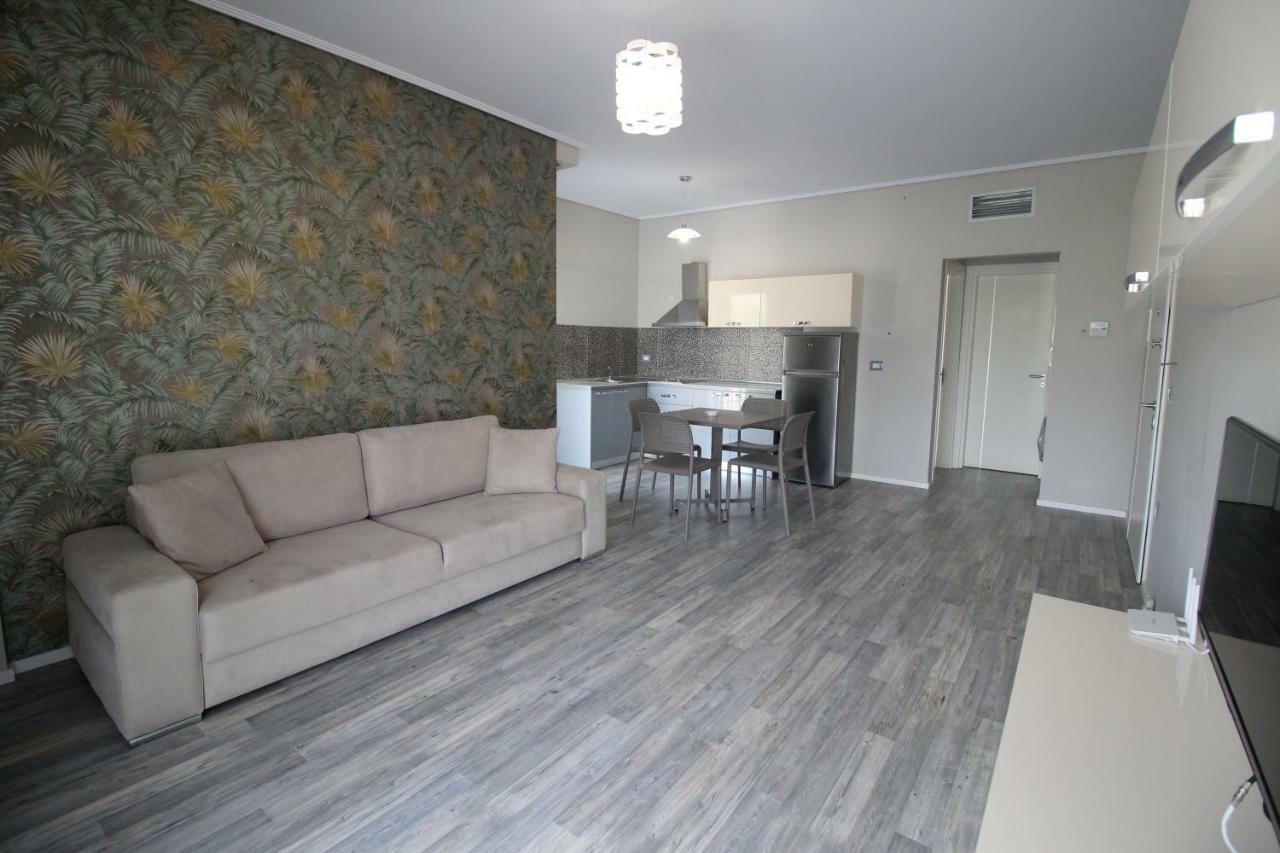 Residence Saranda International Buitenkant foto
