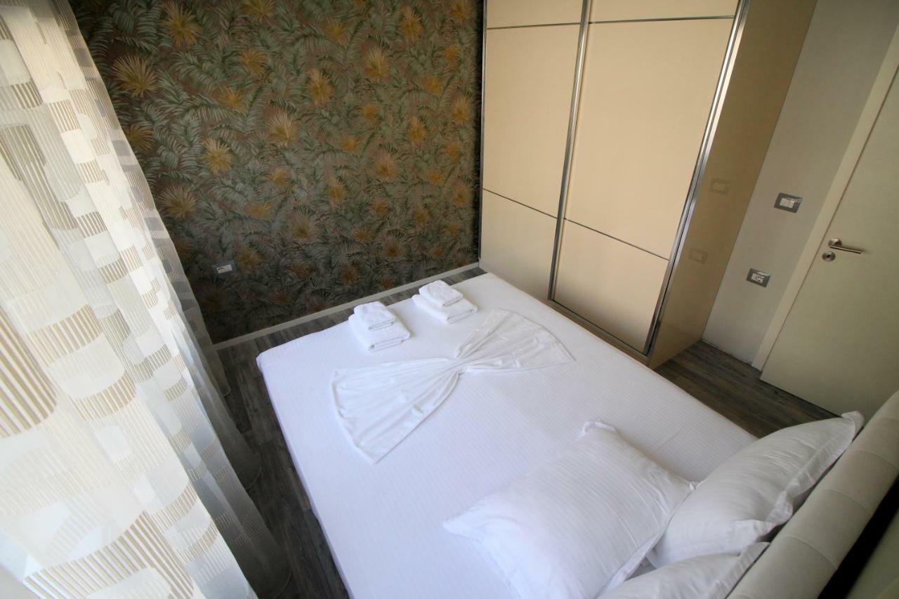 Residence Saranda International Buitenkant foto
